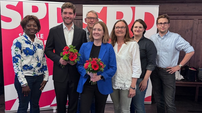 Doppelspitze : Christine Himmelberg (Mitte), Korbinian Rüger (2.v.l.)